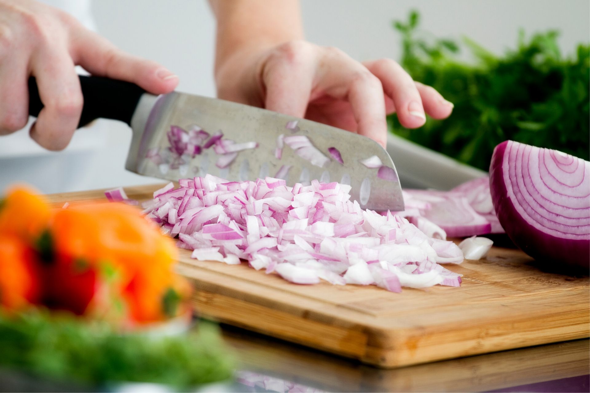 Cut vegetables. Нарезанный лук. Лук порезанный. Мелко нарезанный лук.